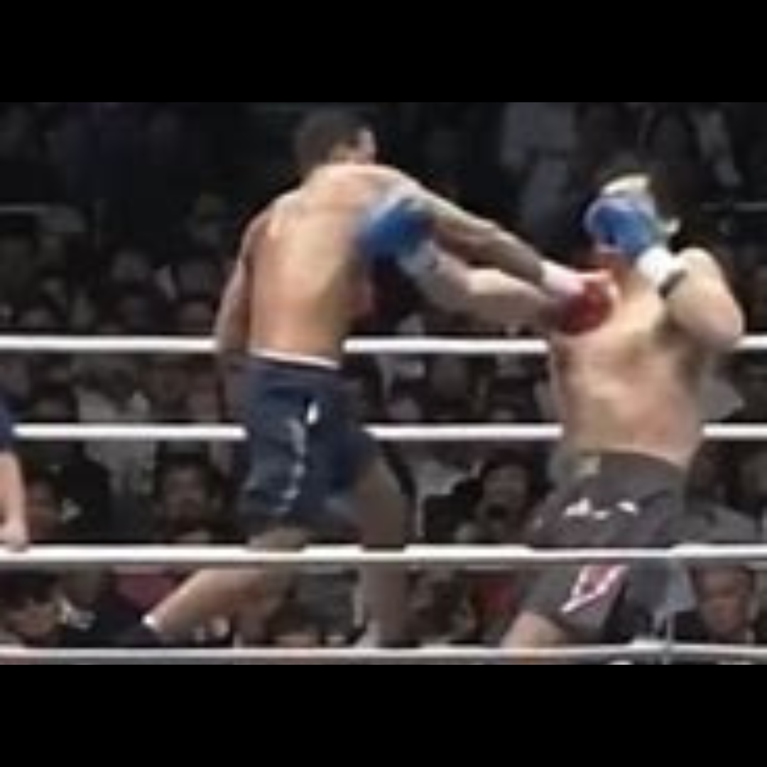 Badr Hari’s amazing flying Superman punch of hong man Choi